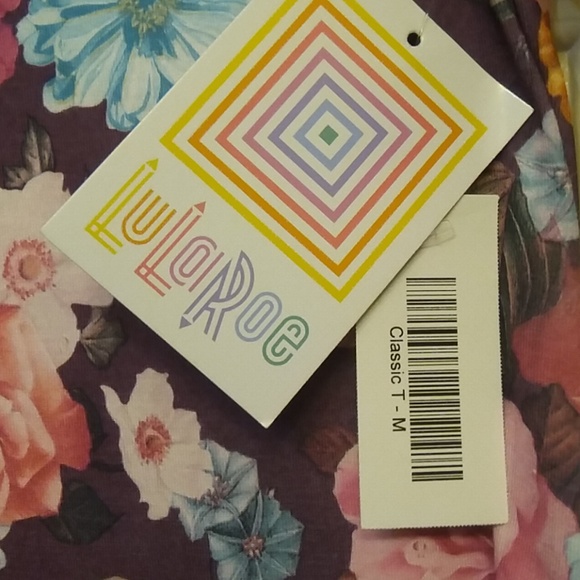 NWT LuLaRoe Classic T - Medium Florals - Picture 3 of 7